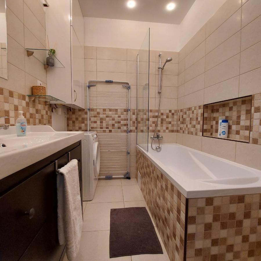 Ancsi Apartmant Kecskemet Luaran gambar